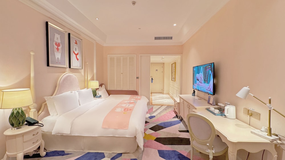 NARADA RESORT SHANGHAI HOTEL Disney Store