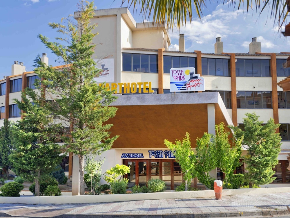 Aparthotel Tossa Park in Tossa de Mar Near Beach