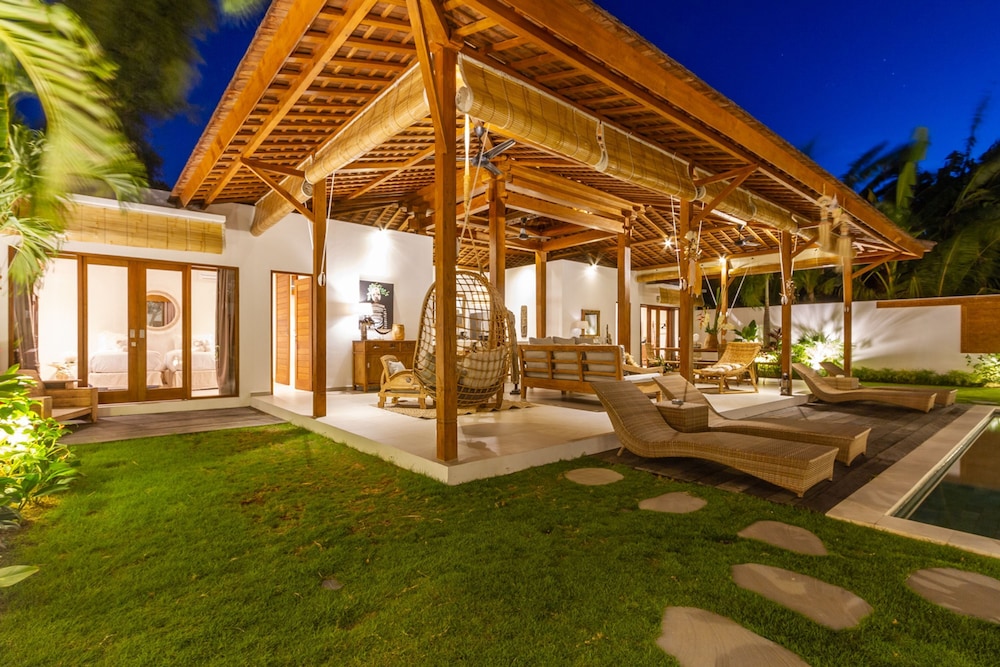 Villa Namu by Alfred in Bali - Family 5 BD Dream in Seminyak Oberoi Beach