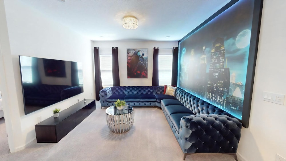 8 Bedroom Themed Rooms Huge Games Room Pool Spa