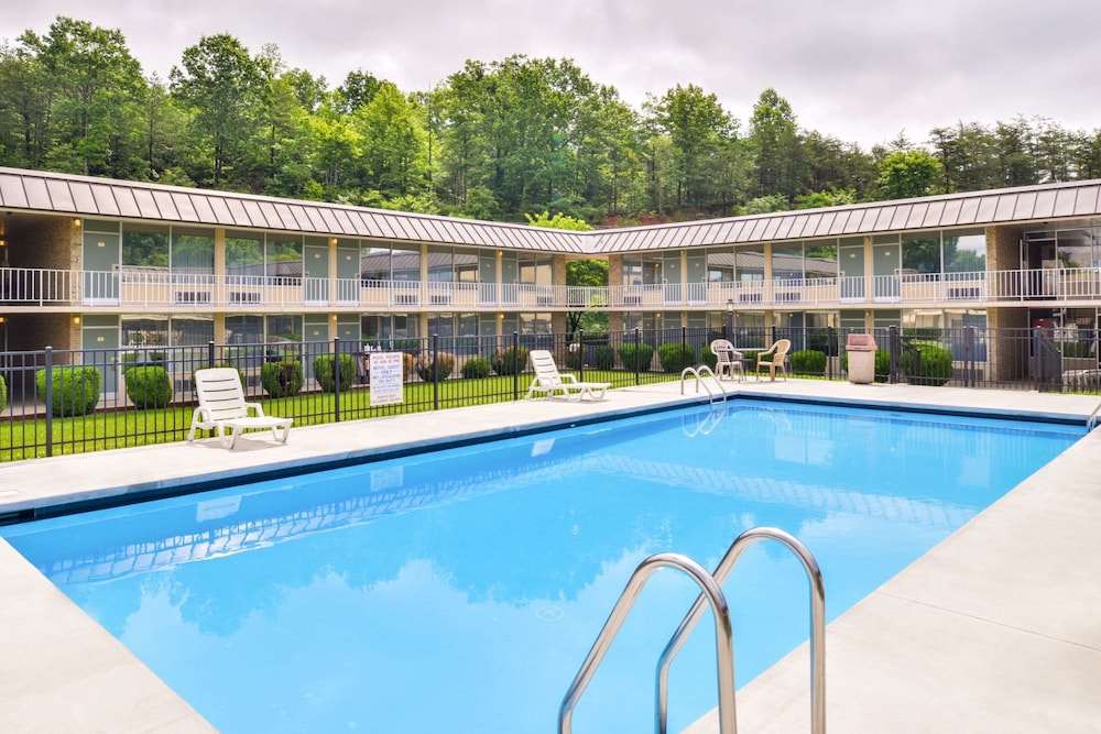 Collinsville Vacations - Quality Inn Dutch Inn - Property Image 19
