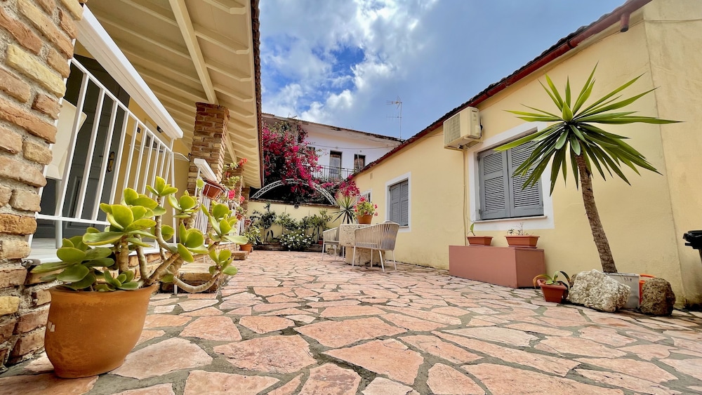 The Nine Muses Apartments photo 4