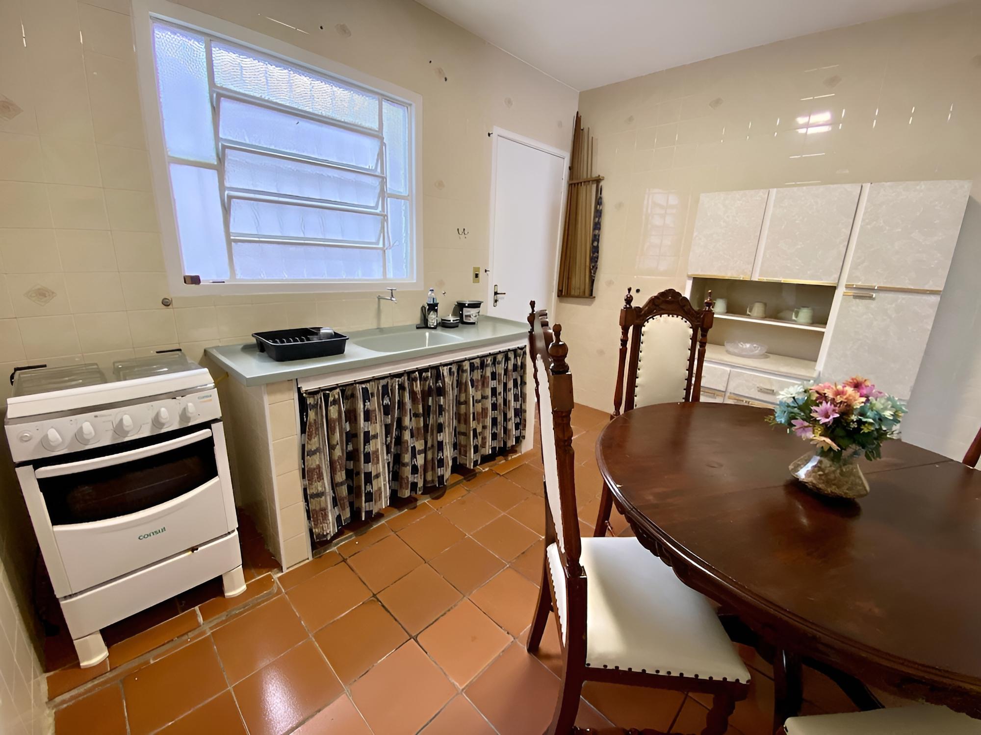 MON676 Casa ampla pimbolim e bilhar