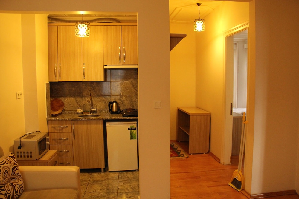 Jasmine Daire - Image 29