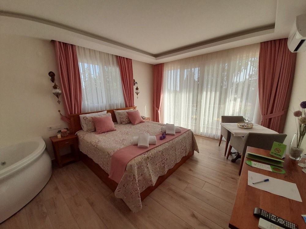 Infinity Ruby Hotel - Image 43