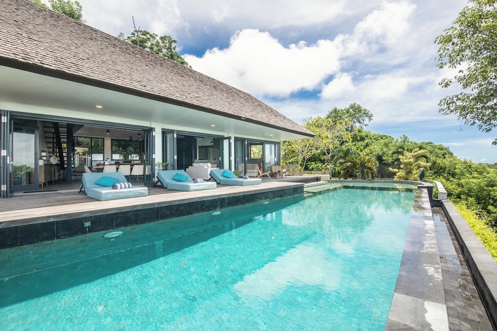 Stunning 6BR Villa 5 Mins to Bingin