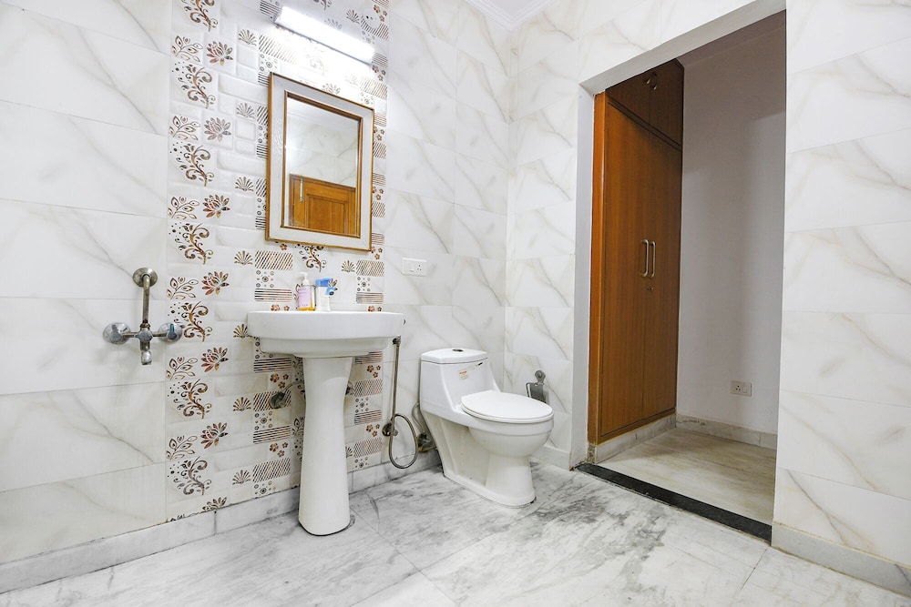 FabHotel Ganeshwaram 45