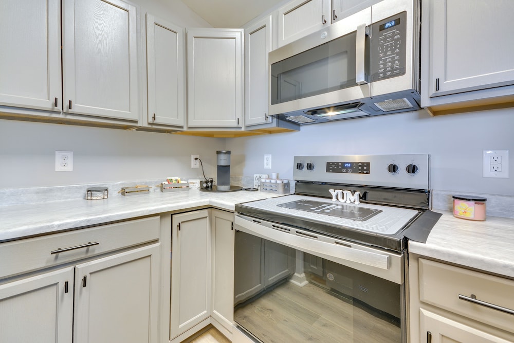Easy Access to Dtwn: High Point Condo