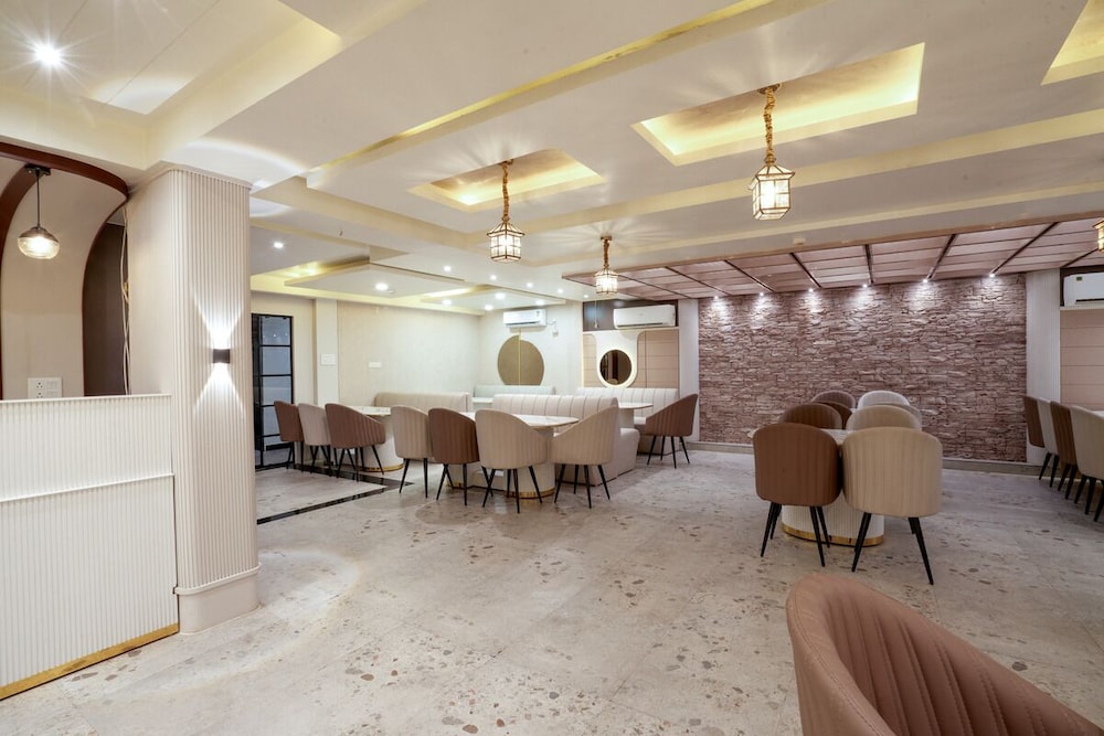 Hotel Square 36