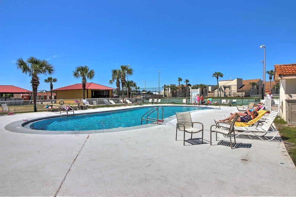 PCB Townhome: Walk to Beaches, Resort Amenities!