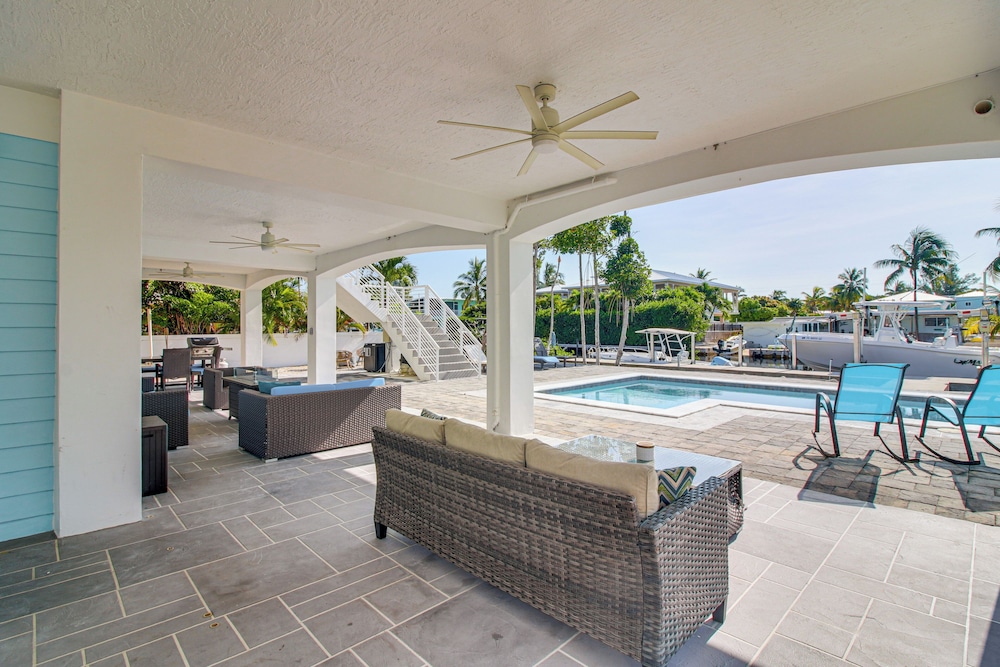 < 1 Mi to Pennekamp State Park: Luxe Home w/ Dock!