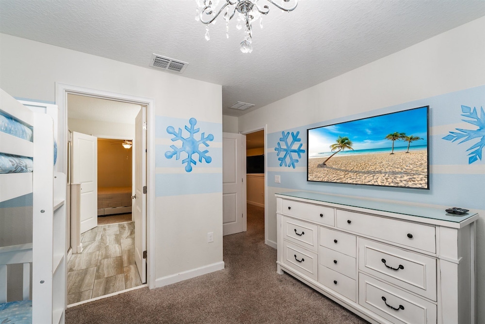 9BR Villa Home Theater Pool Sleeps 16