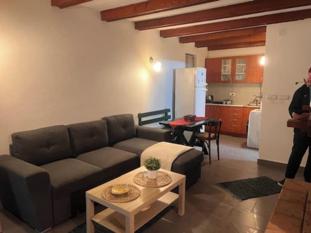 Holiday House in Smederevo With City, Garden, and River Views