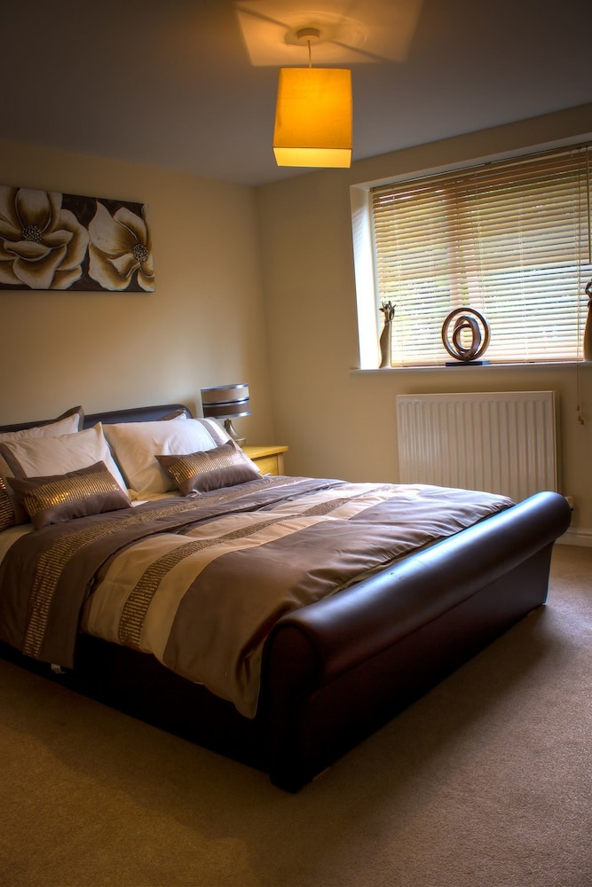The Lindley Suite - Simple2let Serviced Apartments view 5