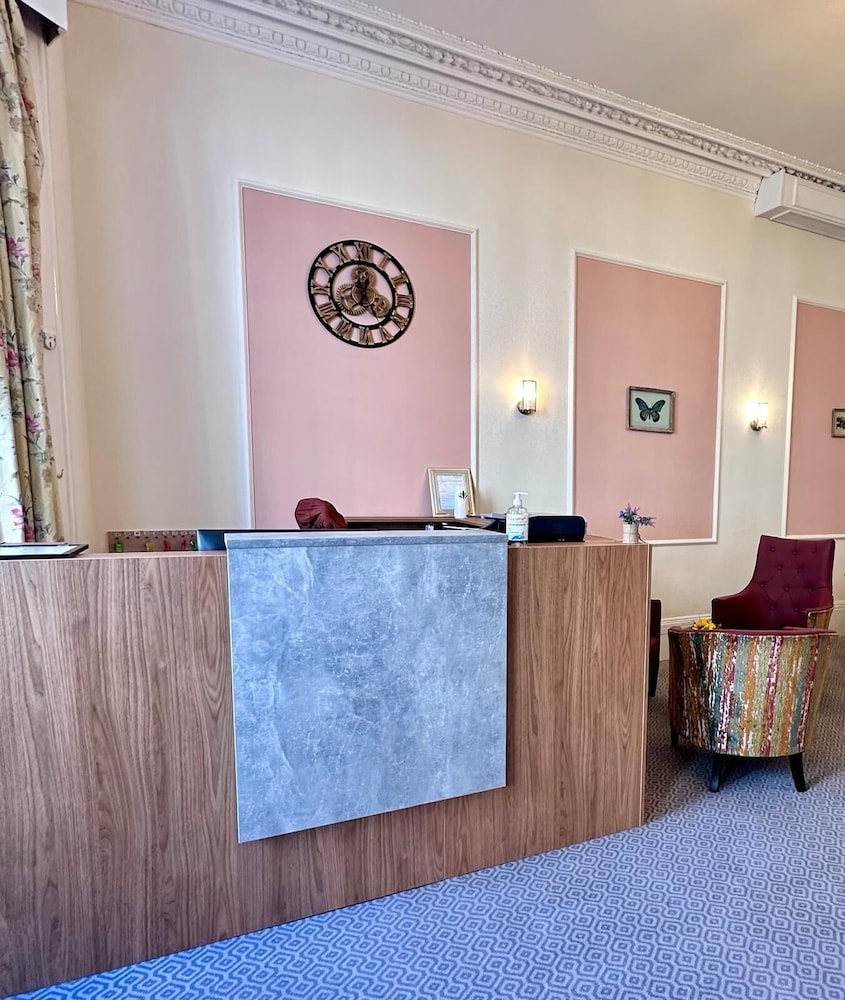 Acacia Hotel