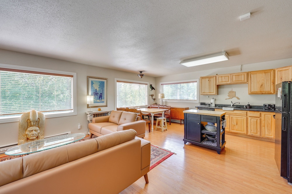 Explore Alaska: Woodsy Home w/ Deck in Palmer