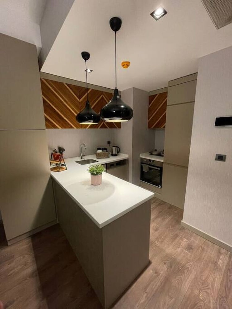 Brand-new 2 1 Apartment-near Mall of Istanbul