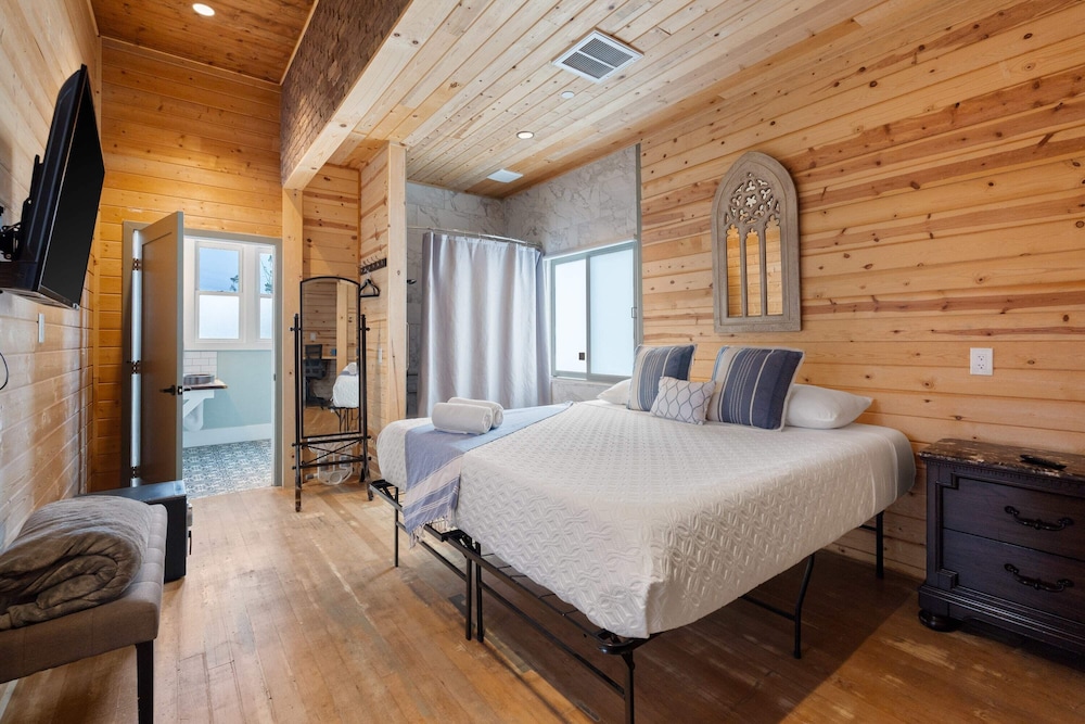 6BR Sanctuary