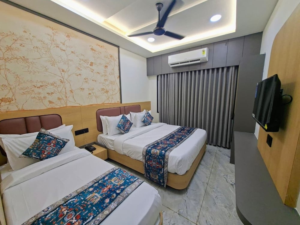 Hotel Matrushree - Near Shree Dwarkadhish Temple