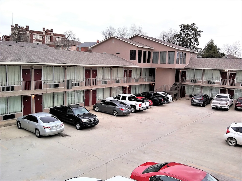 All Seasons Lodge