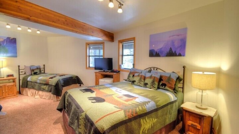 Scenic Wonders Treetops Cabin 2 Bedrooms view 4