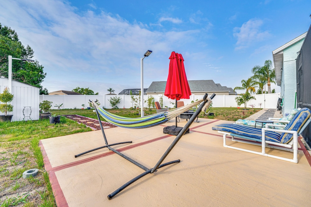 Private Pool & Yard: Family Getaway in Davenport