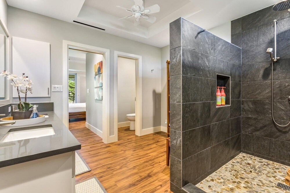 Gorgeous Hawaii Unit Sleeps 6! Access to Fitness and Tennis - Vrkcv