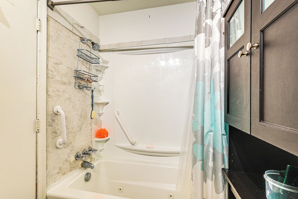 3 Mi to Dover Motor Speedway: Pet-friendly Retreat