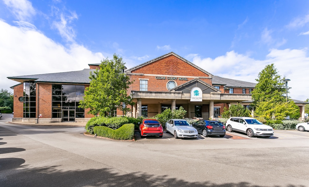 Bradford Vacations - Cedar Court Bradford - Property Image 1