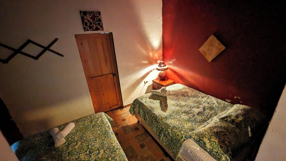 1961 Los Naranjos Hostal