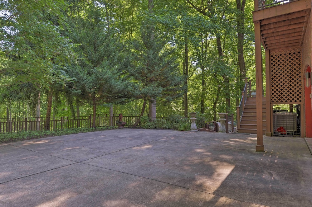 Quiet Getaway w/ Deck: 18 Mi to Downtown Baltimore