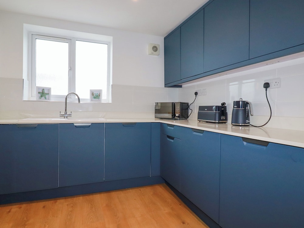 Apartment 6