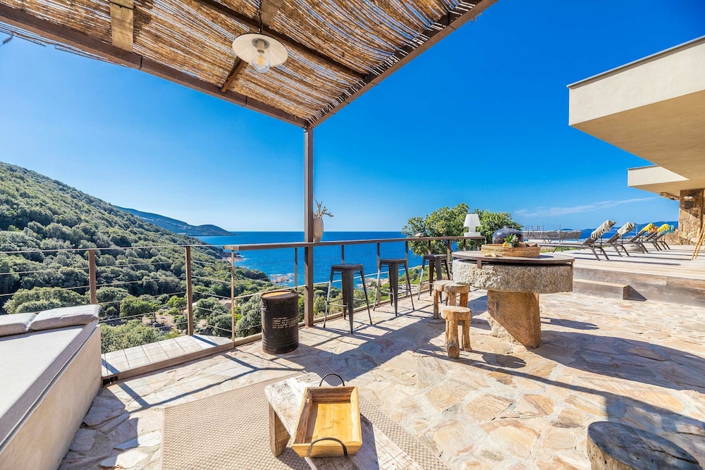 Architect Villaproperty Sea View Close to the Beaches