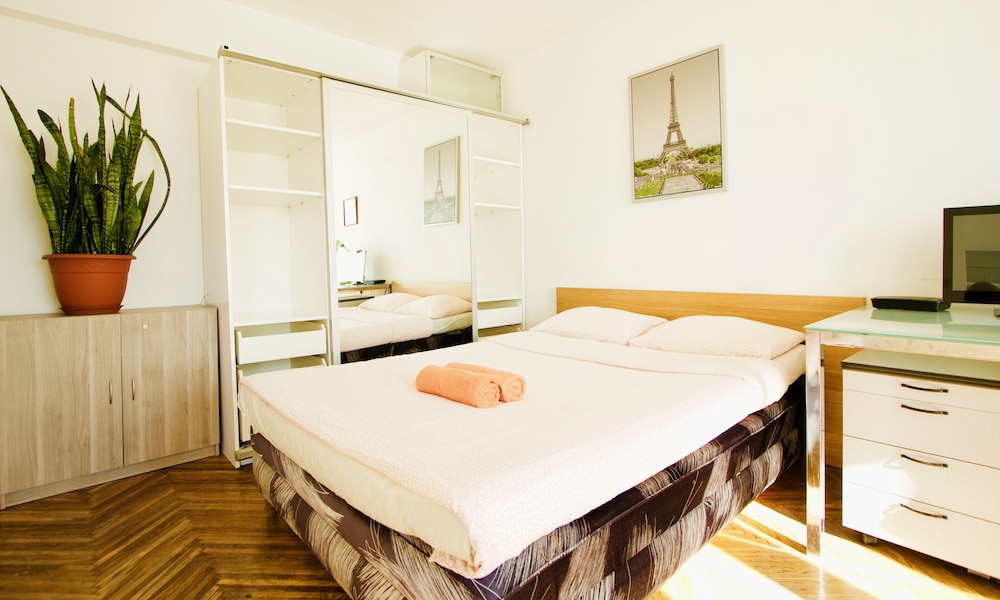 LUXKV Apartment on Schipkovskiy
