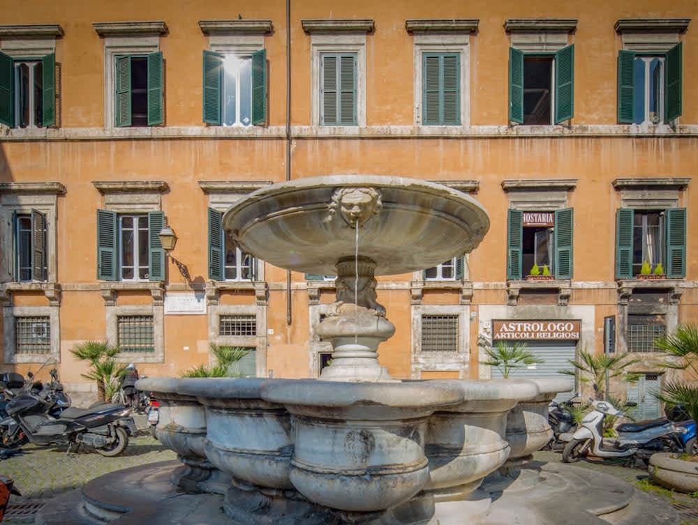 New Sophisticated Rome Apartment in the Heart of the Historic Ghetto of Rome