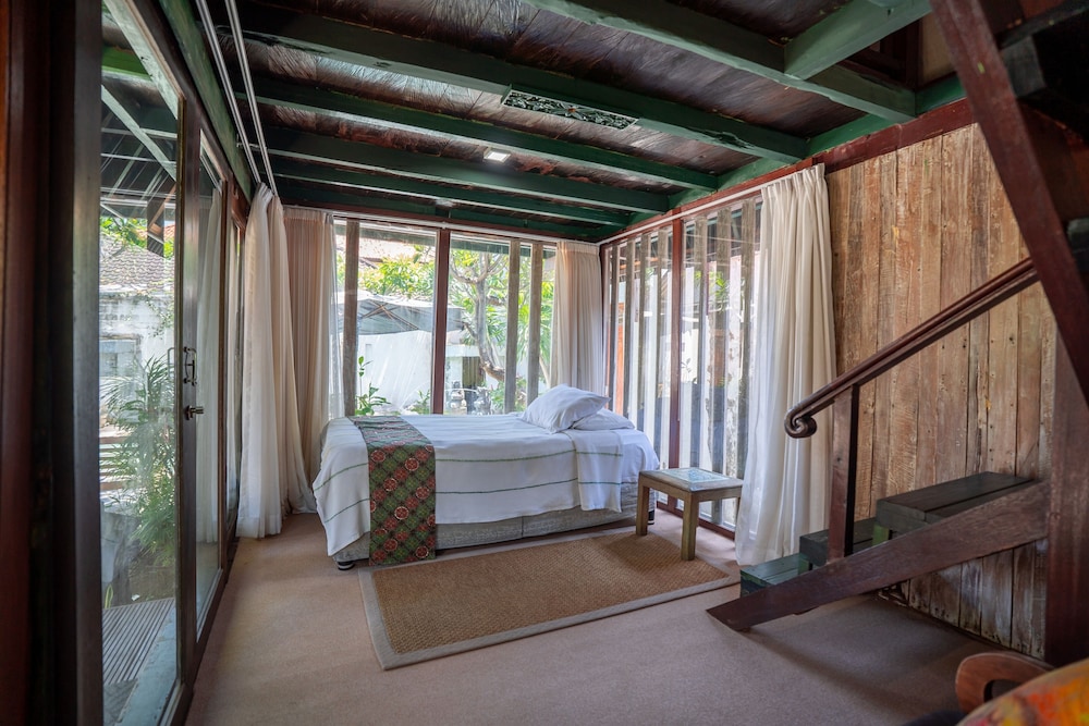Room-cozy 3-bedroom Lumbung Cabin in Cen