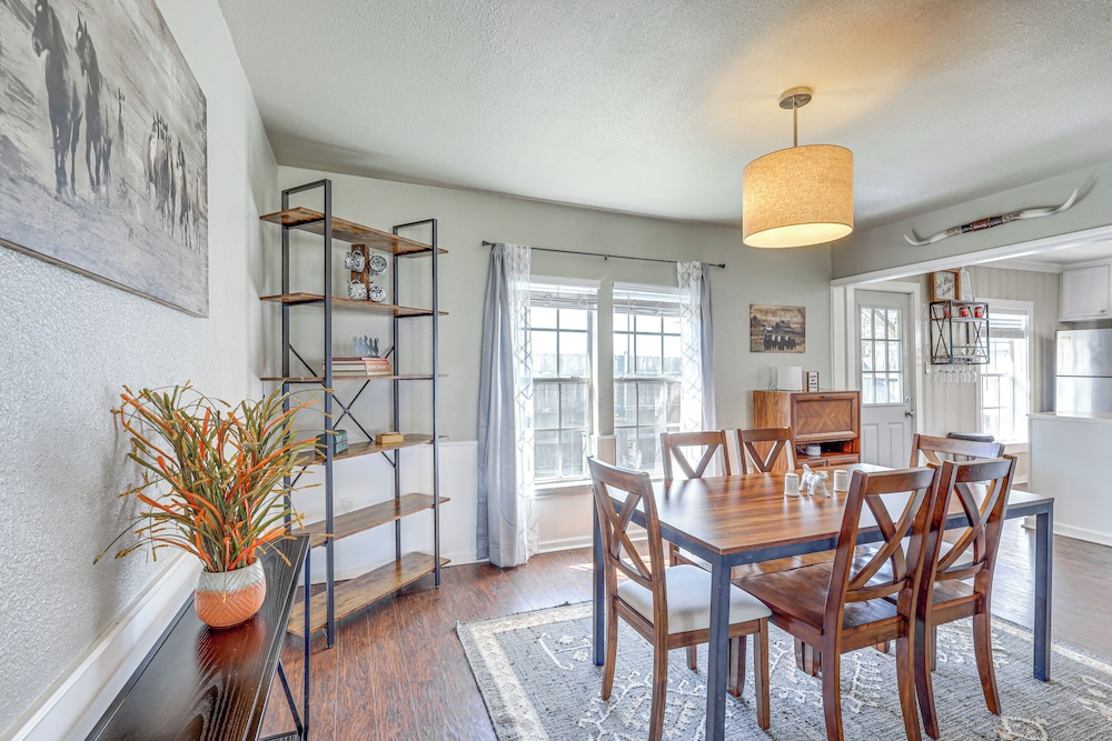 5 Mi to Belton Lake: Home w/ Large Yard!