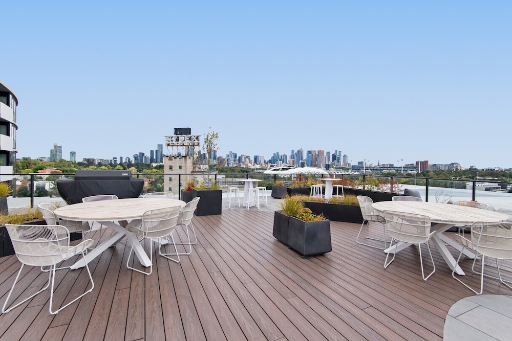 Executive 2-bed Apartment With Views, Gym and Spa