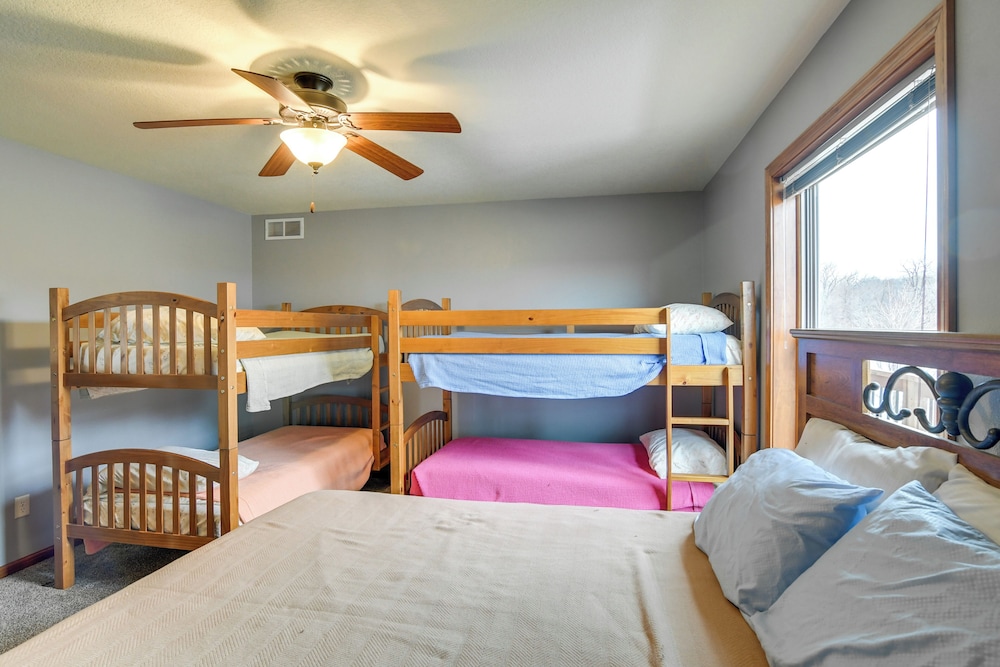 6 Mi to Dtwn Pella: Riverfront Cabin w/ Game Room!