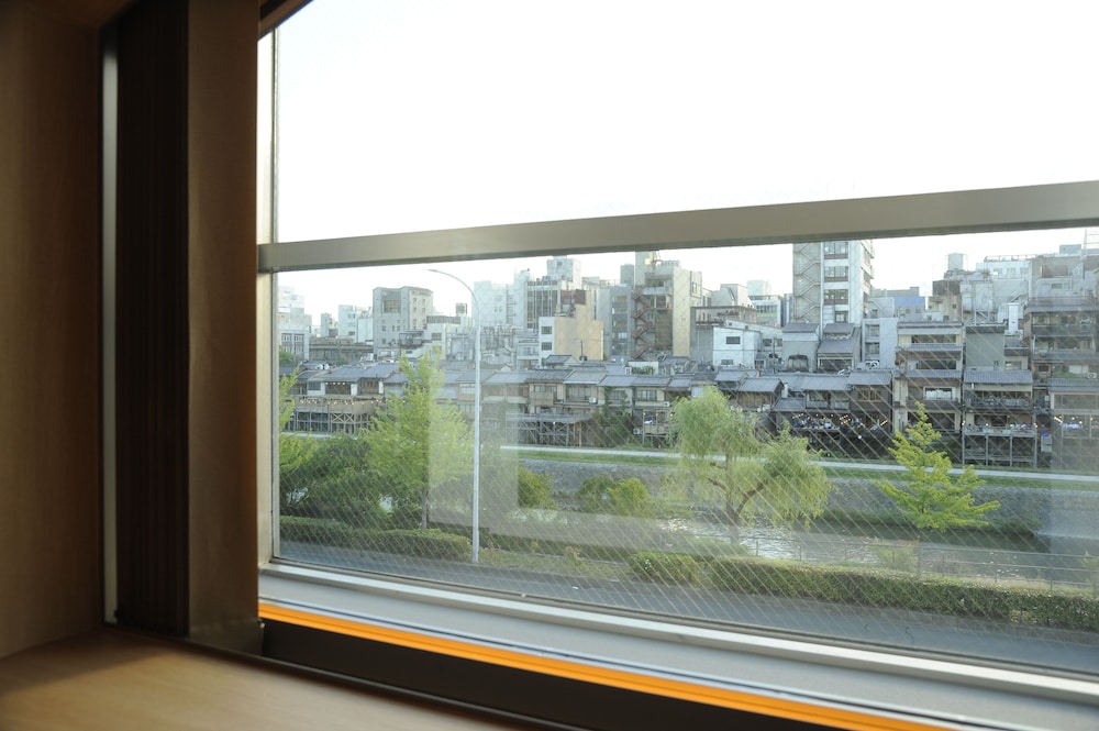 CAFETEL KYOTO SANJO for Ladies - Hostel, Caters to Women
