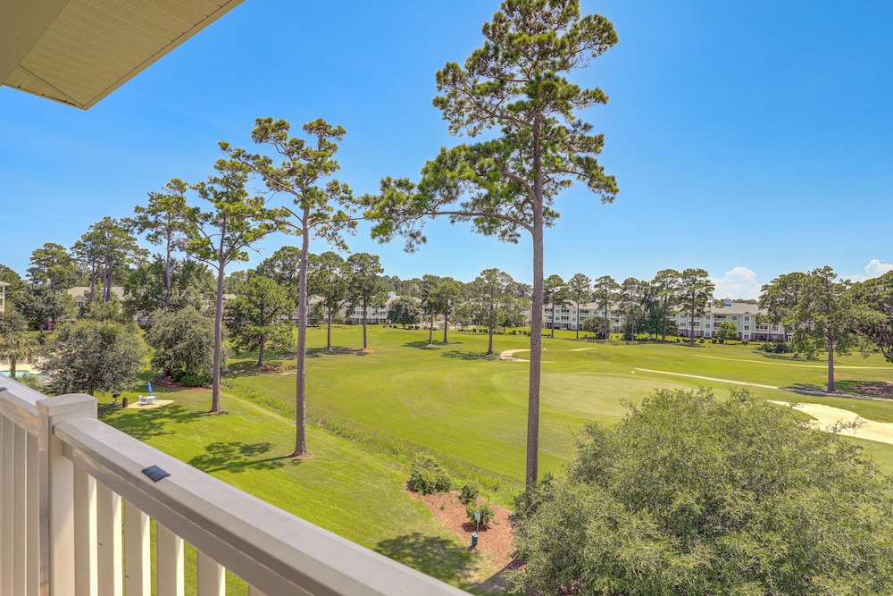 Golf Course View, Pool Access: Myrtle Beach Condo!