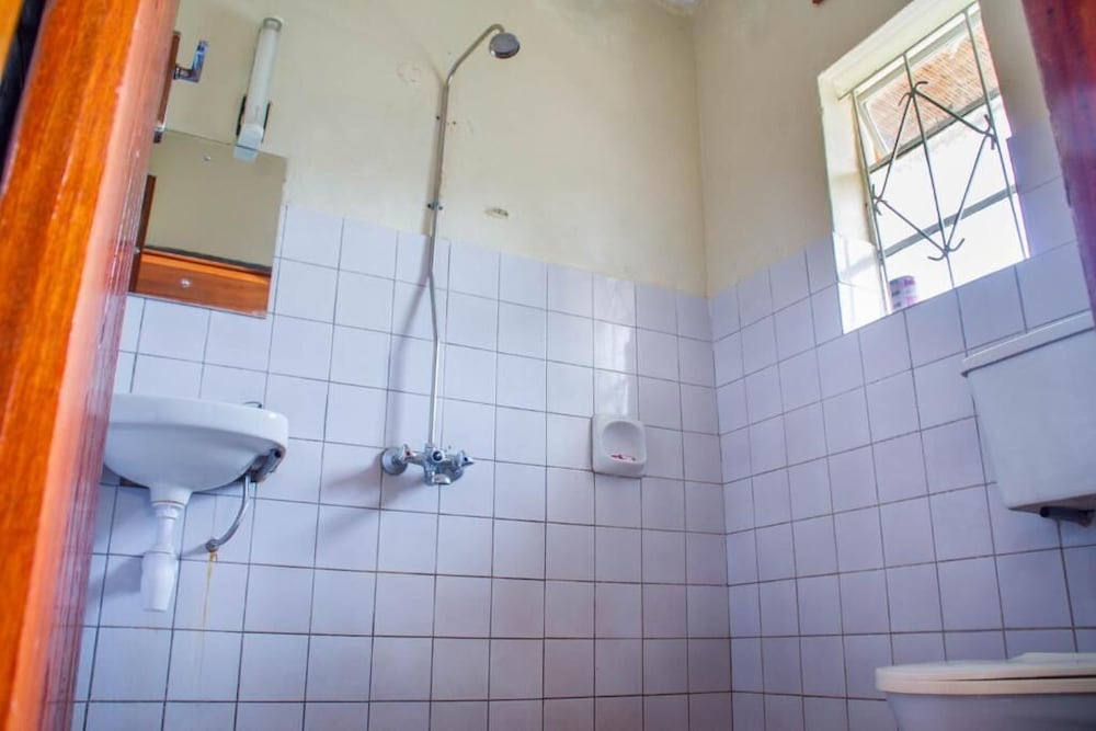 Sabinyo Guest House