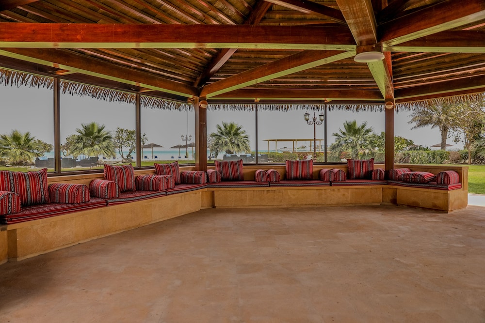 Danat Jebel Dhanna Resort