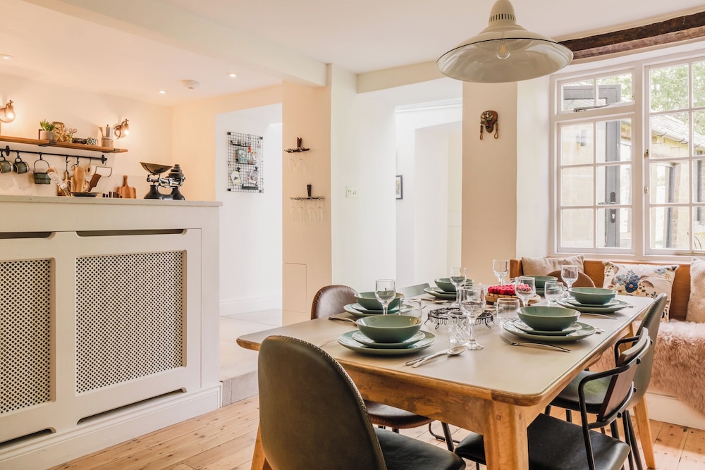 Historic 3 BD Cottage in the Cotswolds