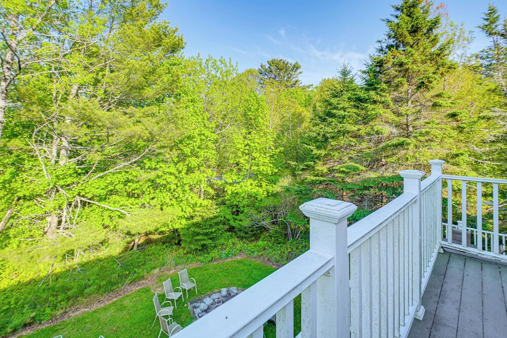 1 Mi to Acadia National Park: Spacious Retreat!