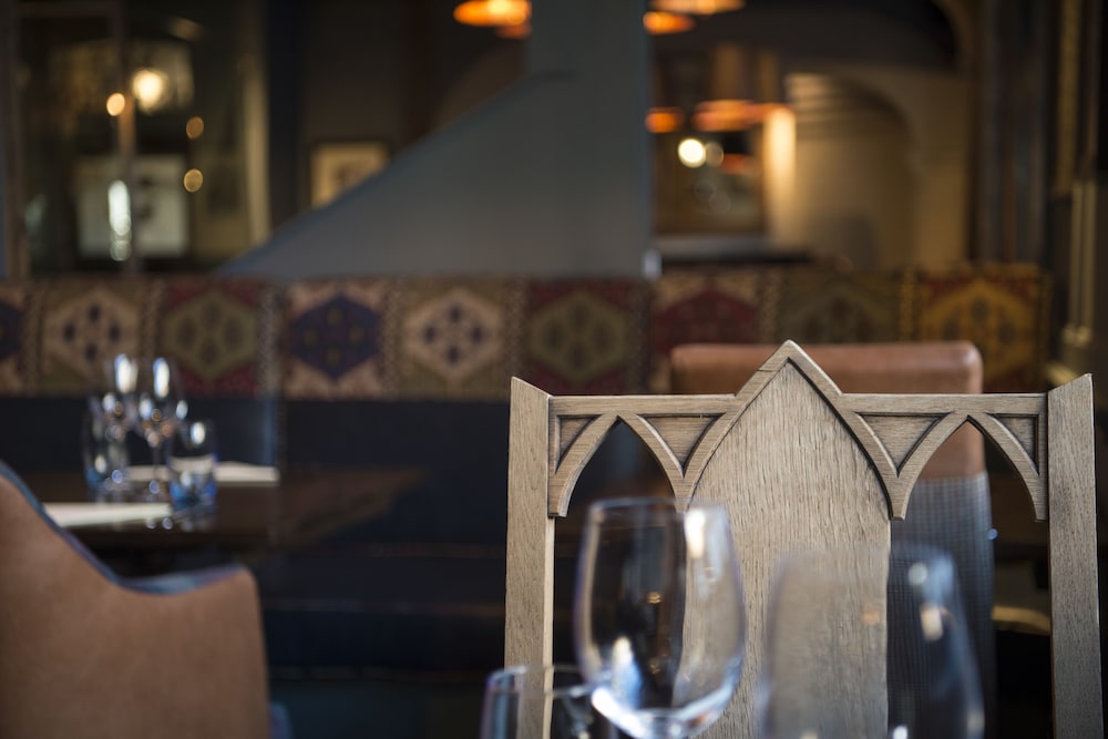 The Ostrich Inn