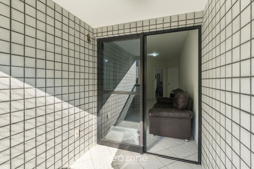 Comfort and Sophistication Just Steps From Praia do Morro - DBH