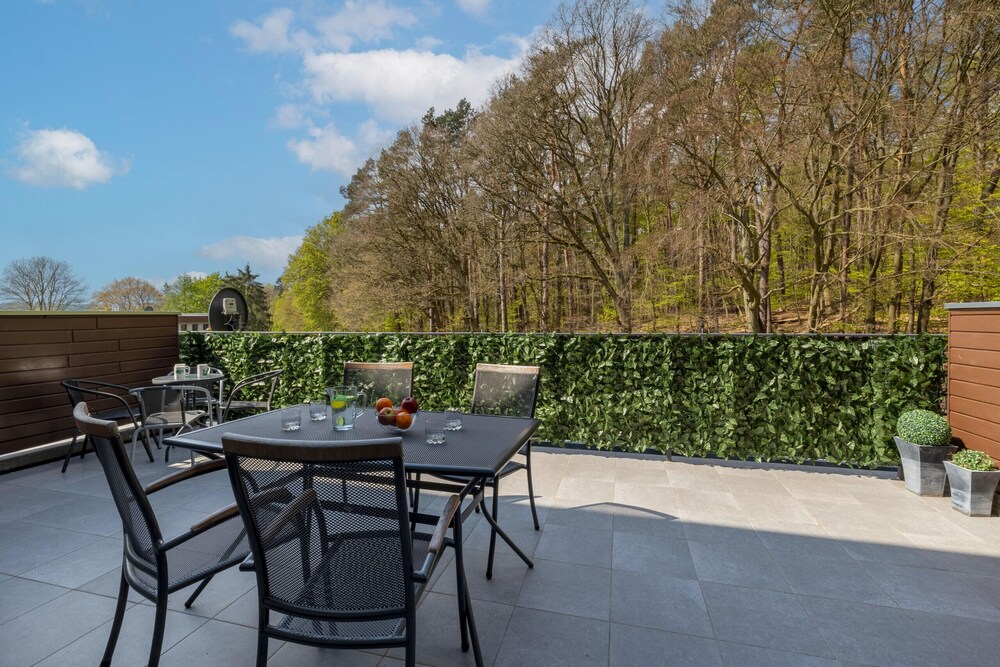 Apartment With Pool by Renters Prestige