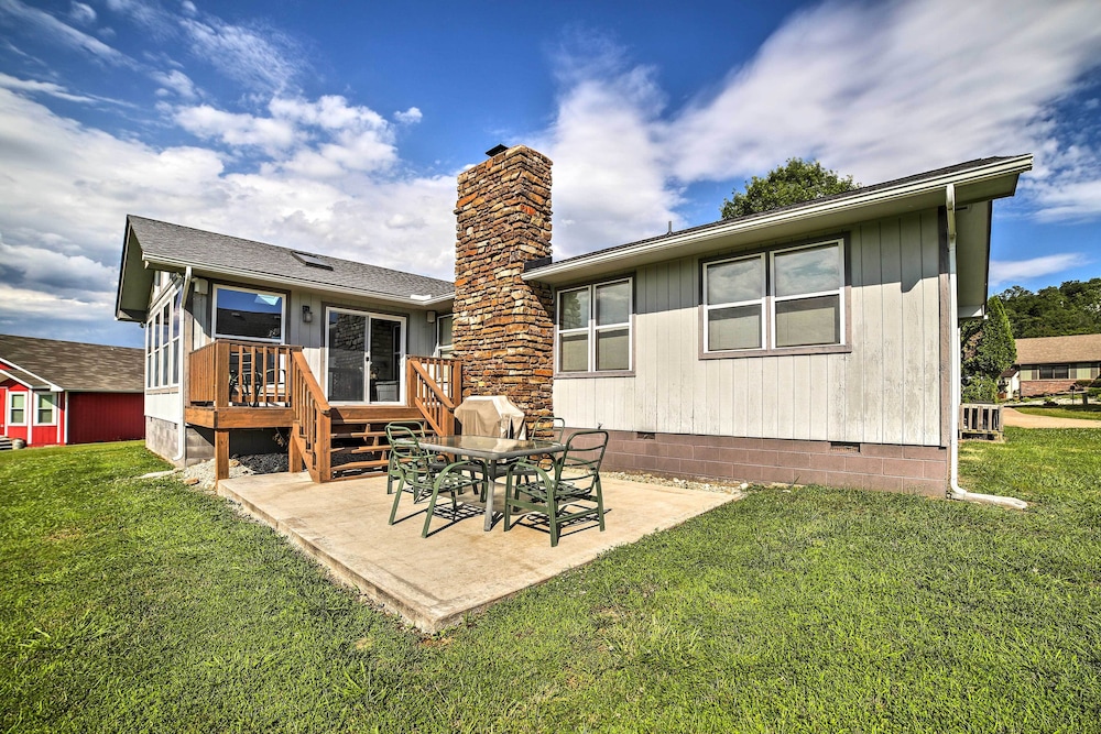 Holiday Island Home w/ Patio + Golf Course View! view 4