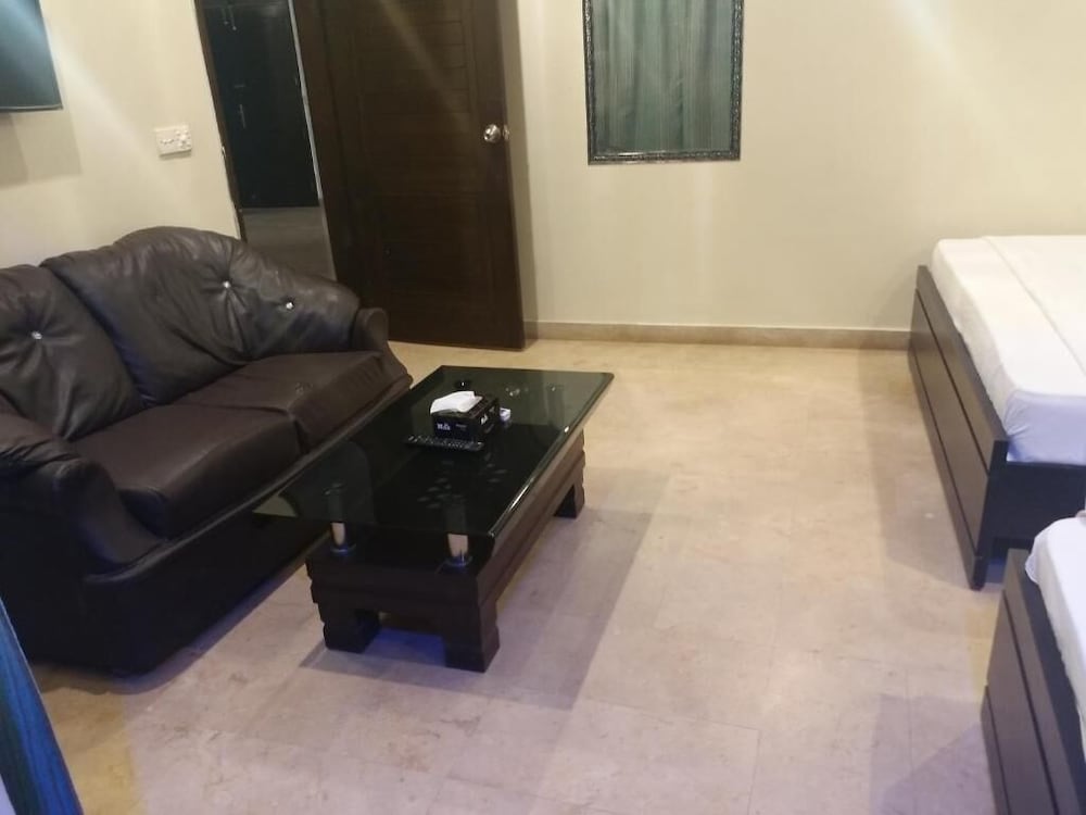 Elegant Guest House Karachi view 5